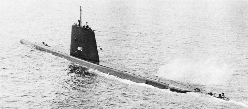 USS_Sea_Leopard_(SS-483)_underway_in_1966